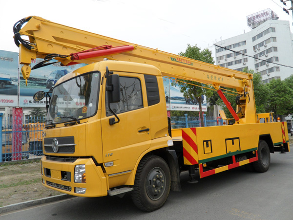 東風天錦高空作業(yè)車