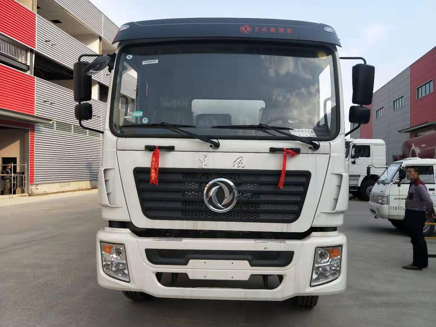 東風(fēng)6x4干混砂漿運(yùn)輸車