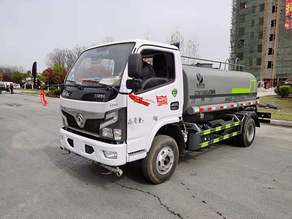 國(guó)六5噸灑水車