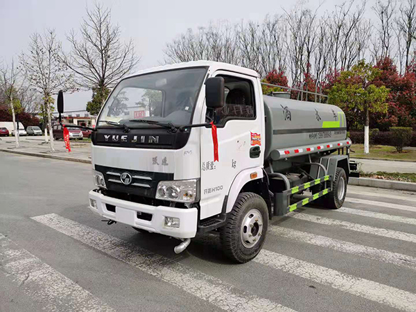 躍進5噸灑水車